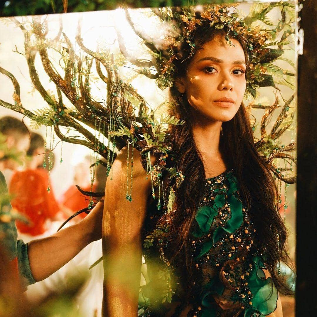 instagram.com/theadiniawirasti