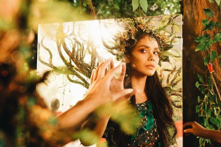 instagram.com/theadiniawirasti