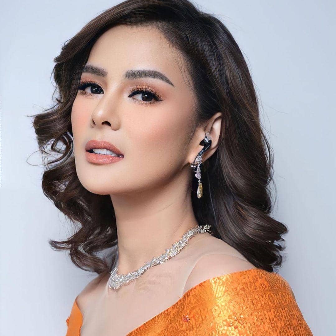 instagram.com/astridtiar127