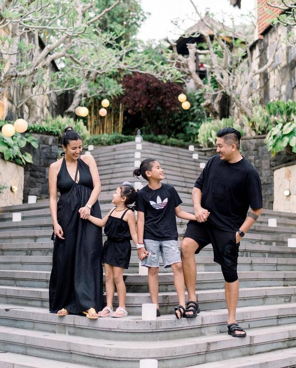 Instagram.com/tail_wagging