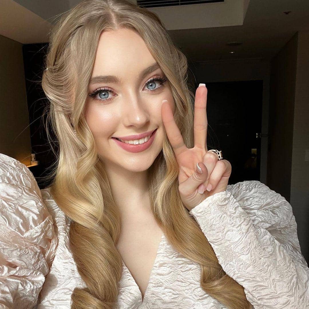 instagram.com/jasminselberg