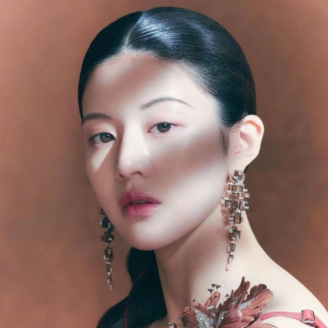 instagram.com/goyounjung