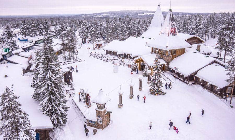 Potret Santa Claus Village di Rovaniemi, Finlandia (santaclausvillage.info)