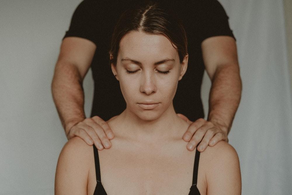 Pacar Insecure Selalu Memanipulasi Kamu? Ini Cara Mengatasinya 