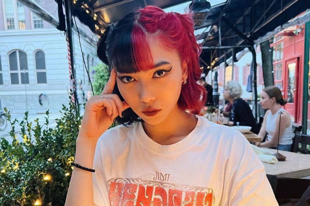 instagram.com/isyanasarasvati