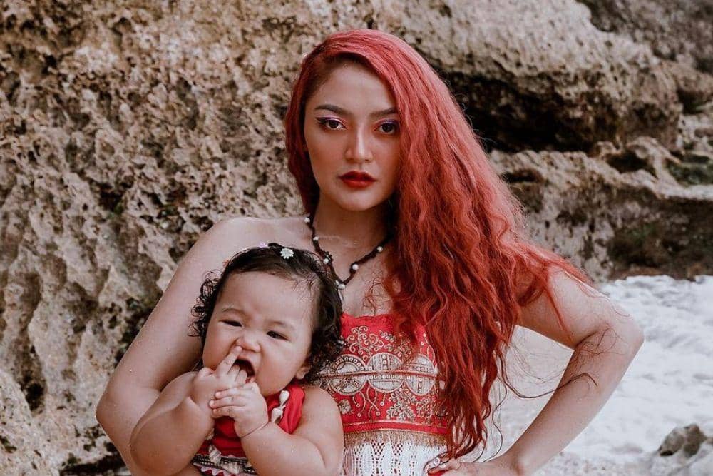 instagram.com/sitibadriahh