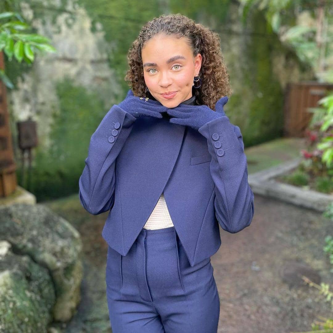 instagram.com/baileybass