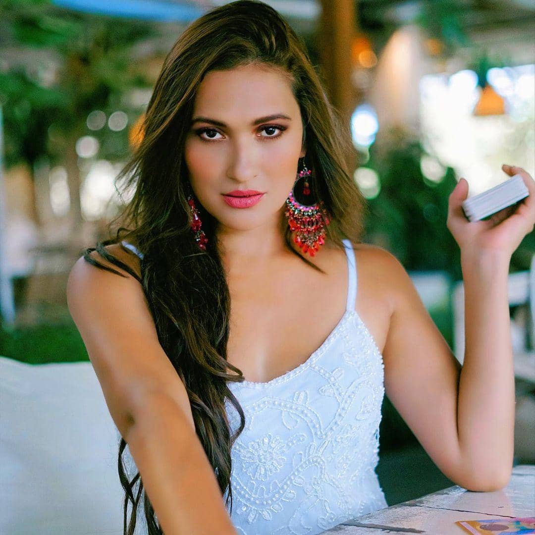 instagram.com/kareninaanderson