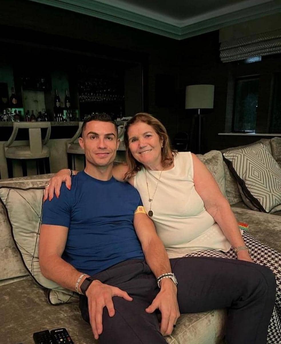 Instagram.com/doloresaveiroofficial