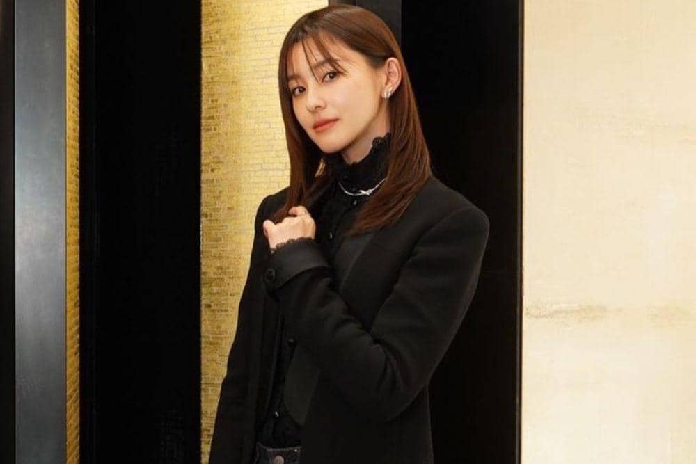 instagram.com/asahina_aya