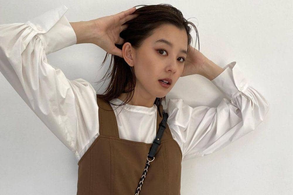 instagram.com/asahina_aya