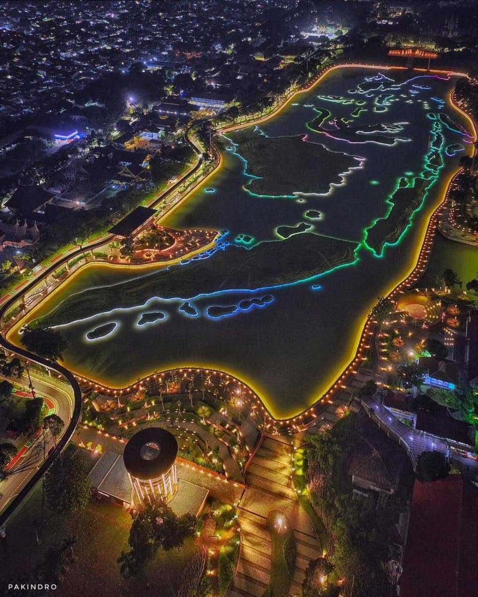 taman mini untuk malam tahun baru