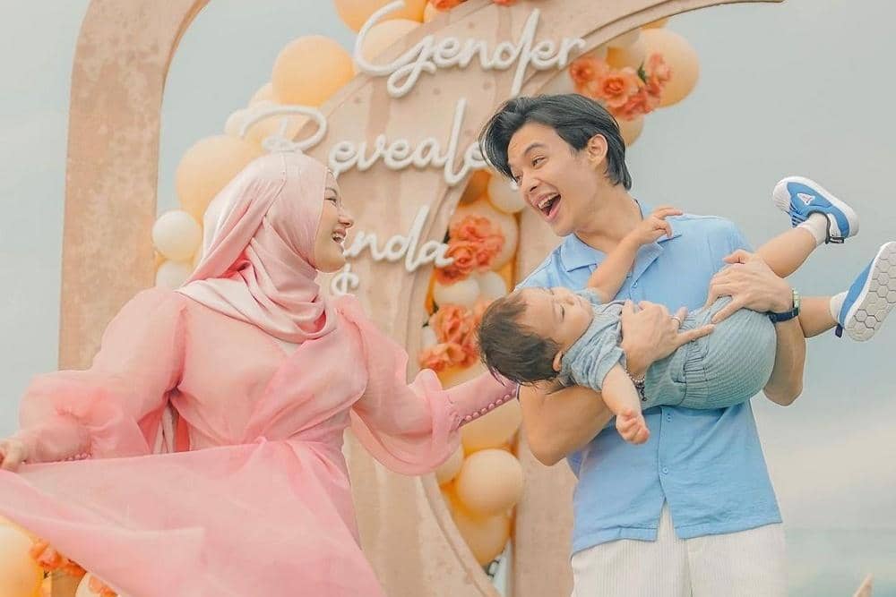 Instagram.com/dindahw