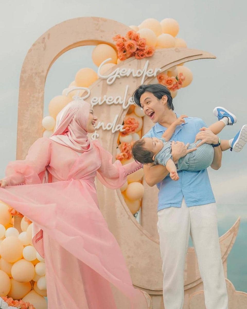 Instagram.com/dindahw