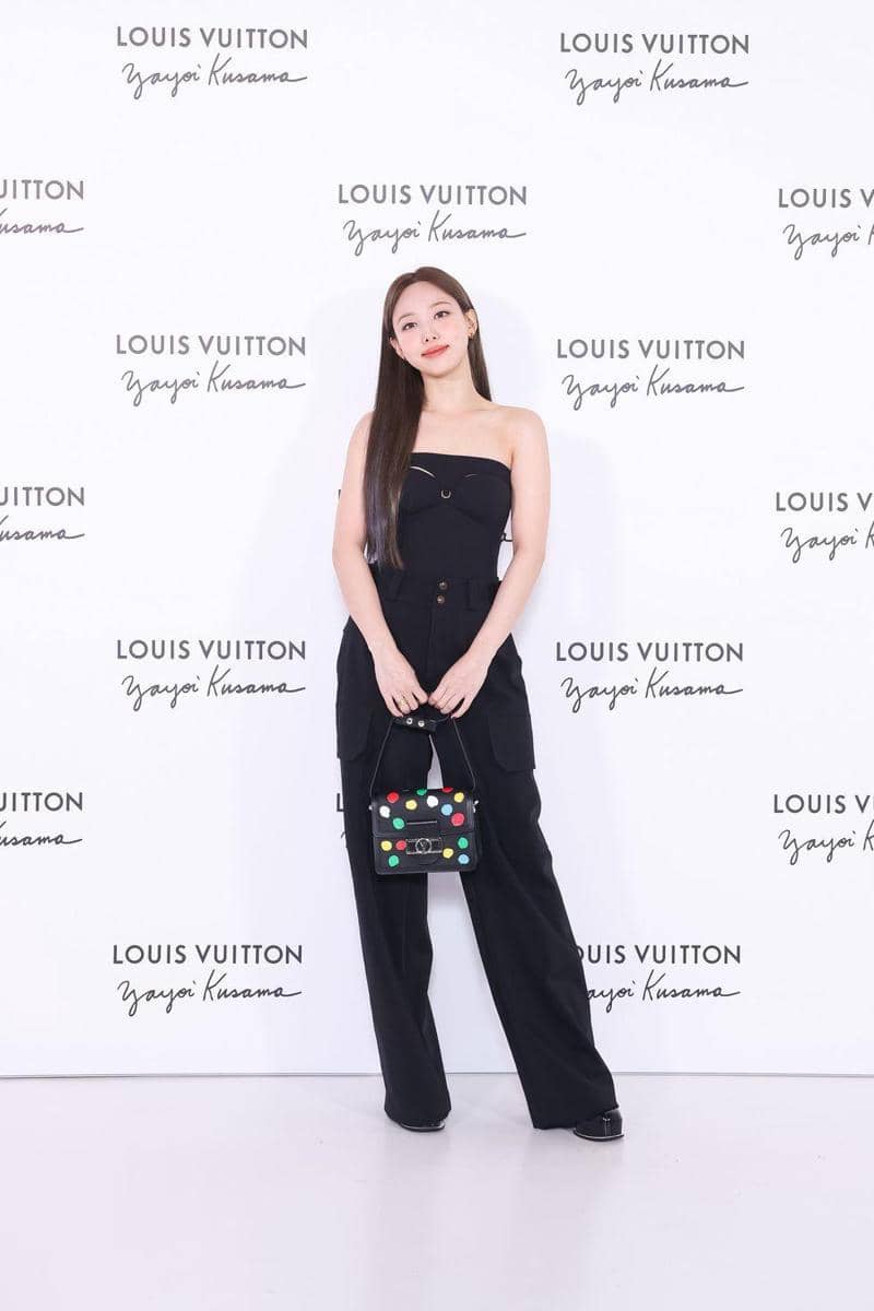 harpersbazaar.com