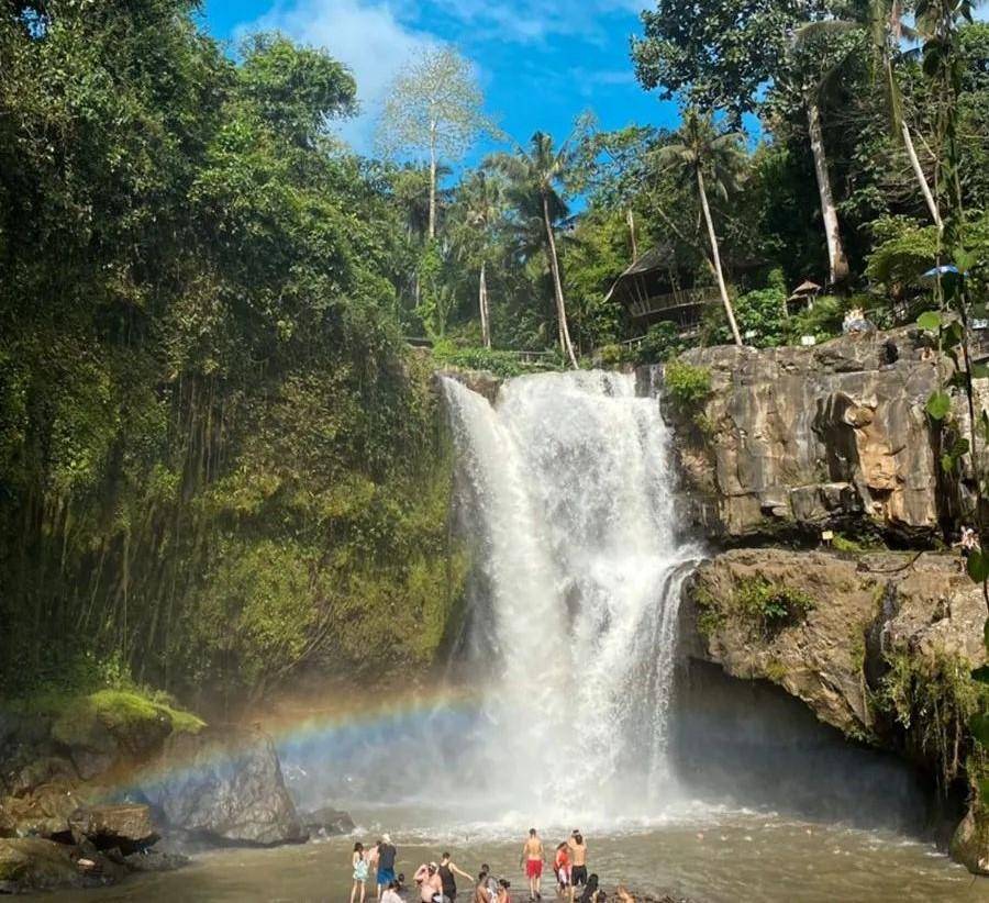 instagram.com/tegenungan_waterfall