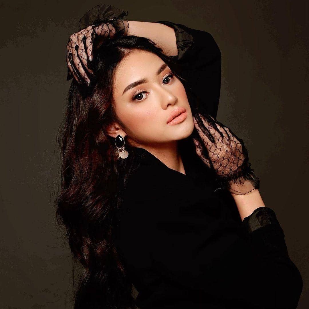 instagram.com/kiranadevina