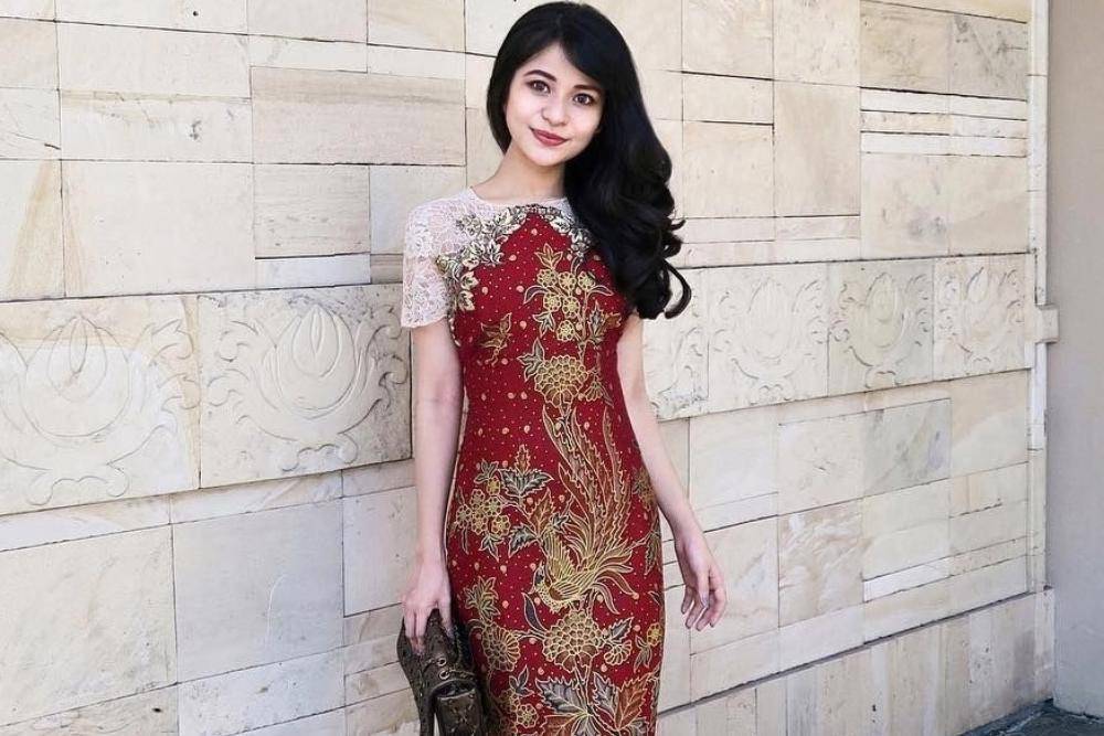 10 Dress Batik Kombinasi Lace Terbaru 2024, Fashionable!