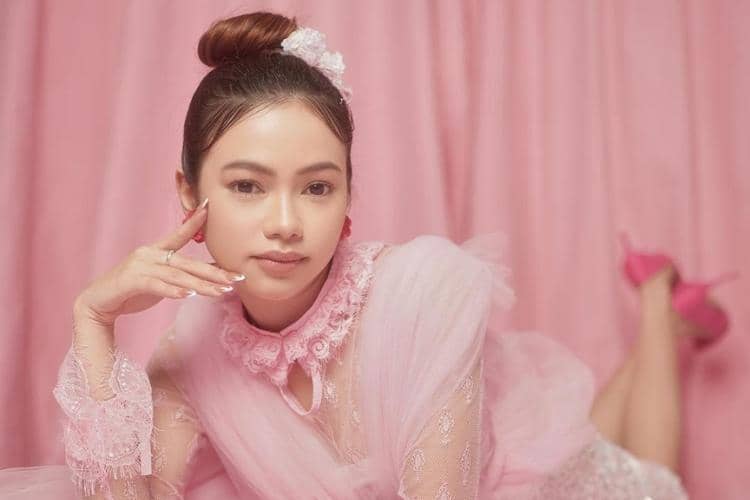 Potret Memikat Lady Rara yang Banyak Dapat Pujian