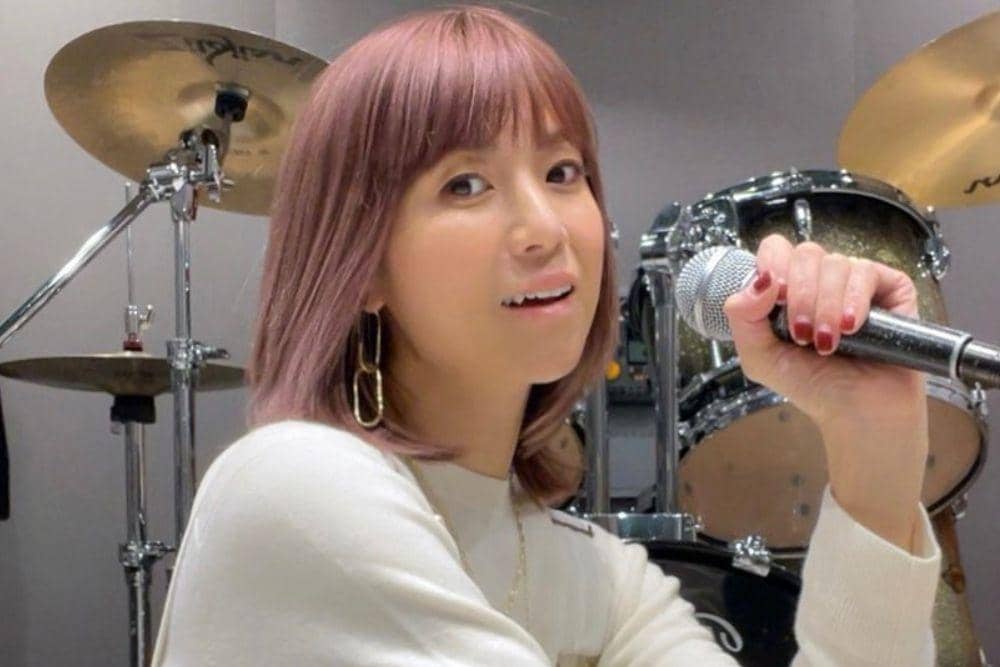 instagram.com/hitomi_official