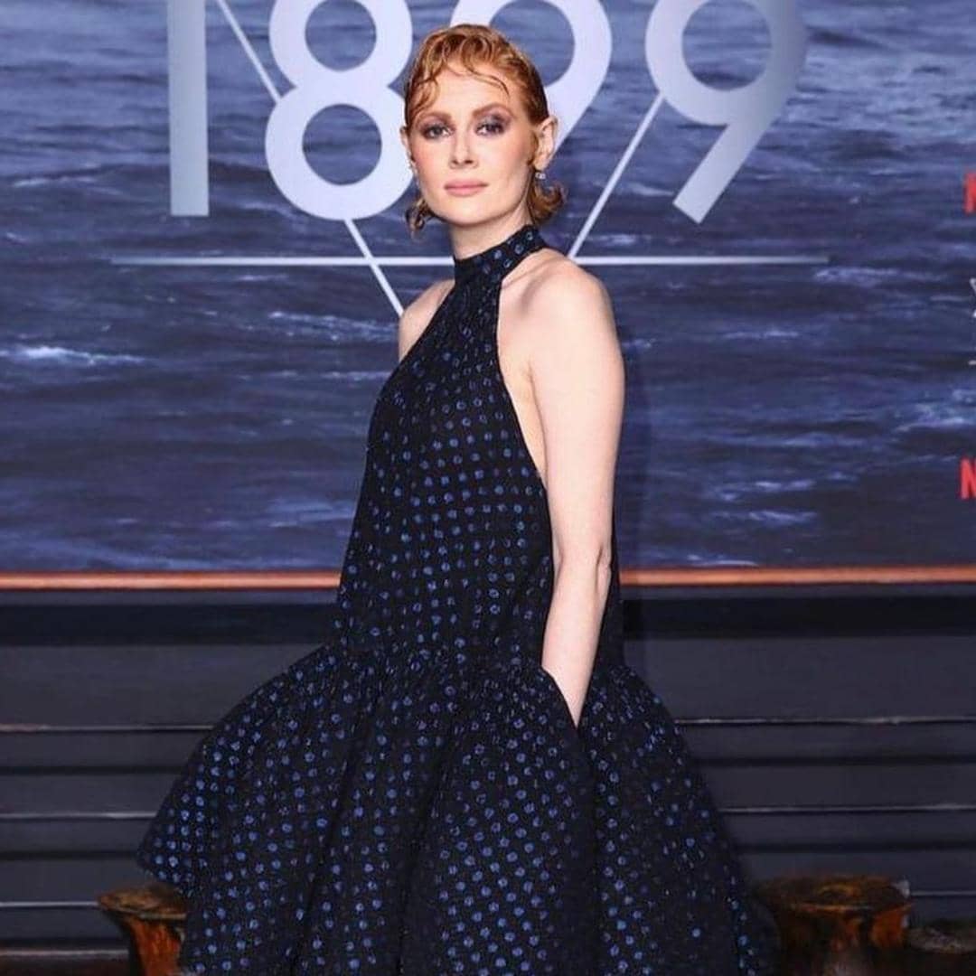 instagram.com/emily_beecham