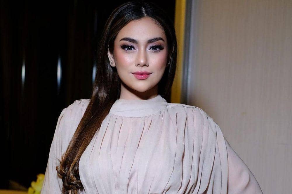 instagram.com/celine_evangelista