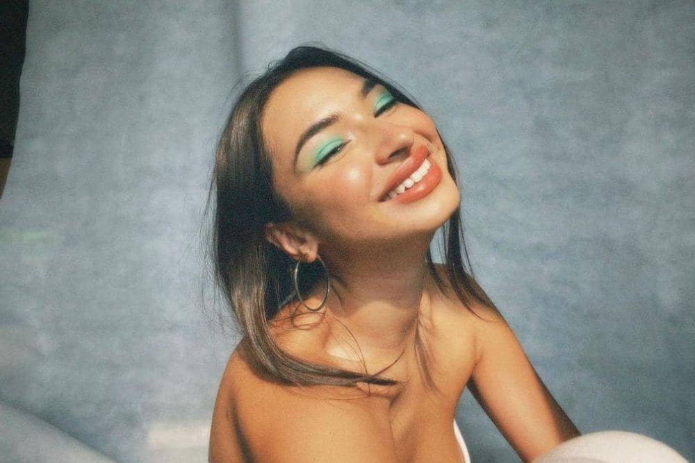 instagram.com/truly_jenny