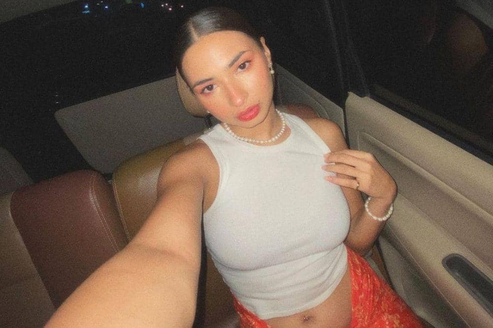 Punya Bibir yang Seksi Abis, Intip Potret Jennifer Collard 
