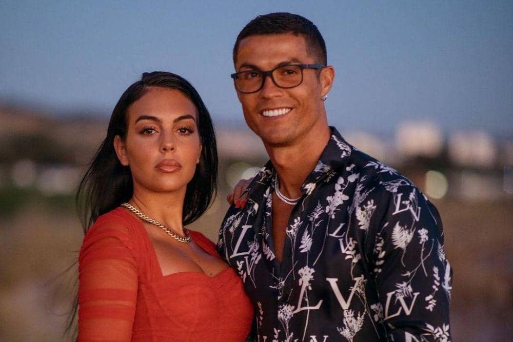 instagram.com/georginagio