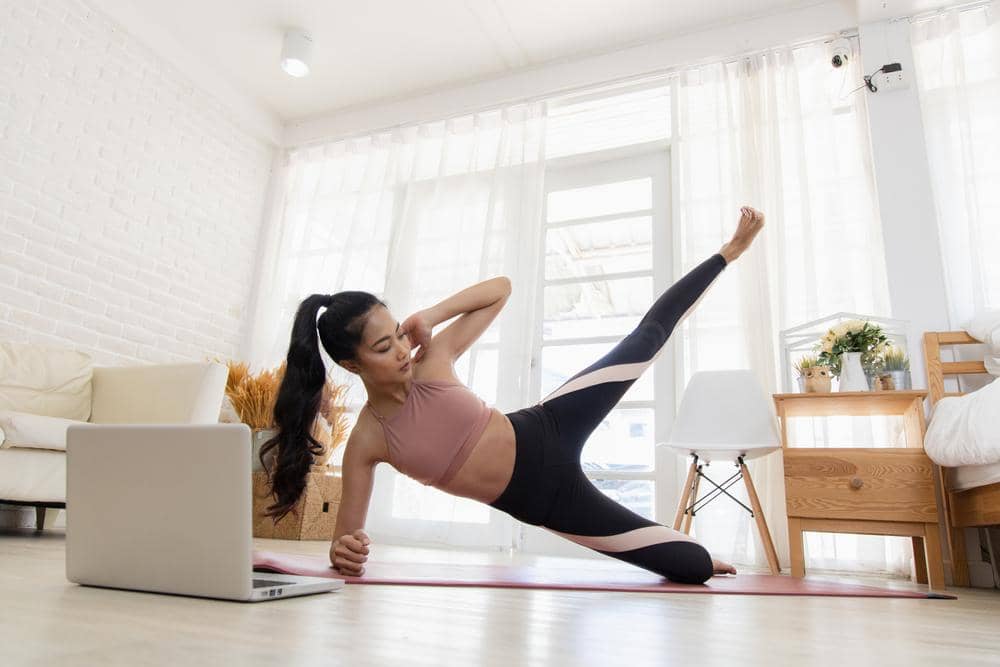 Ilustrasi workout di rumah (Shutterstock/JR-50)