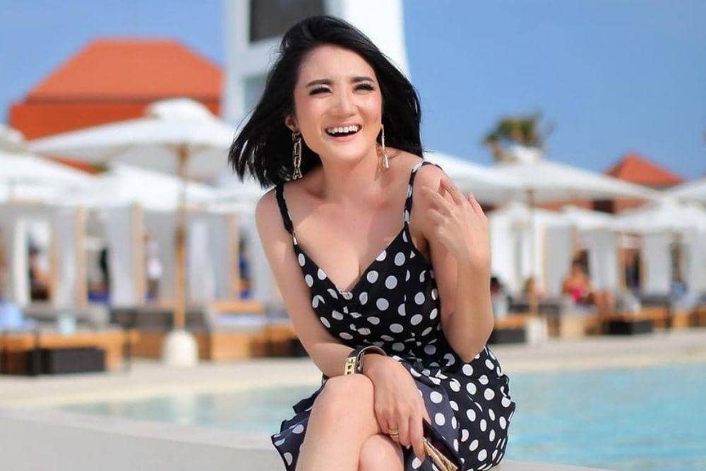 instagram.com/kikiamaliaworld