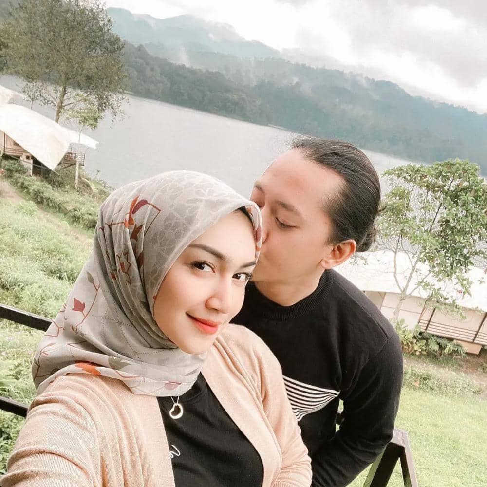 instagram.com/melodyprima