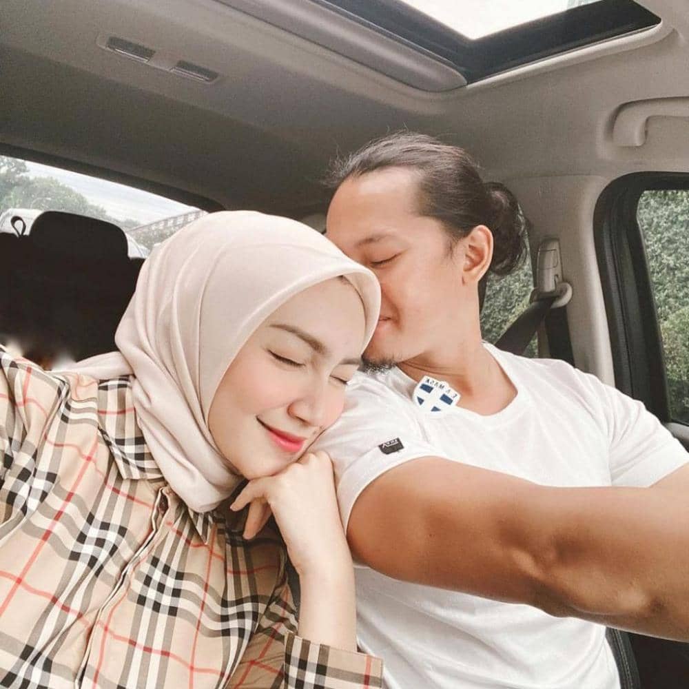 instagram.com/melodyprima