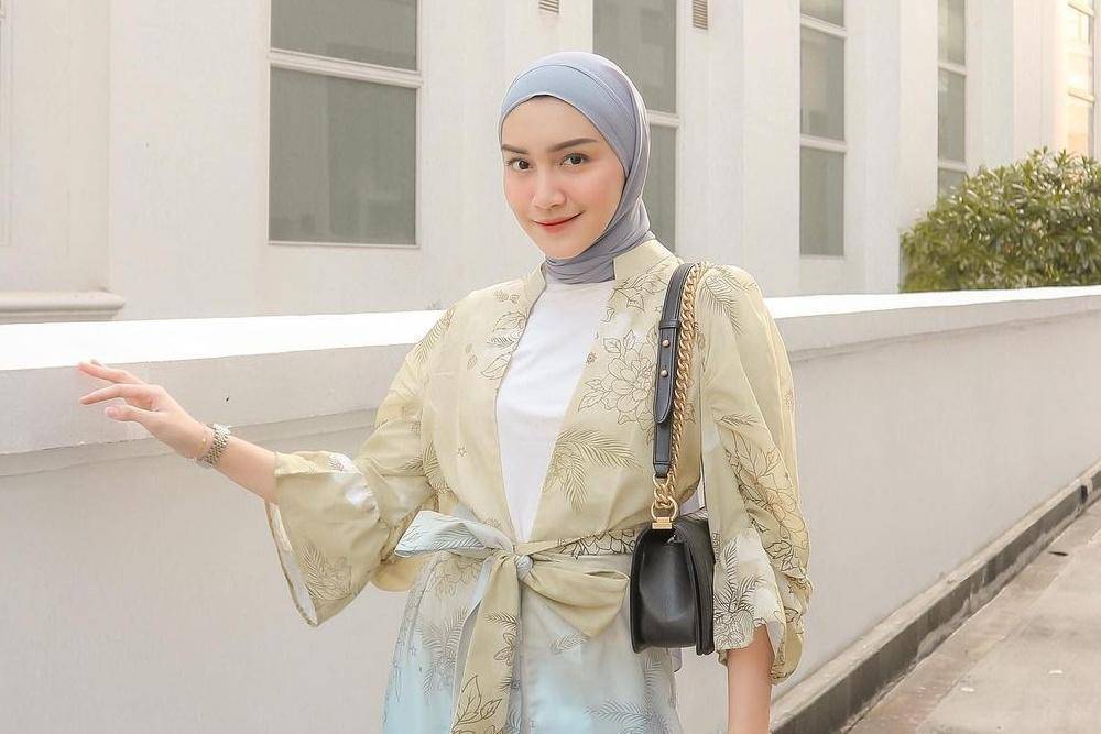 Melody Prima dan 9 Artis yang Bercerai di Usia Muda