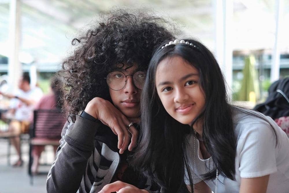 instagram.com/deelestari