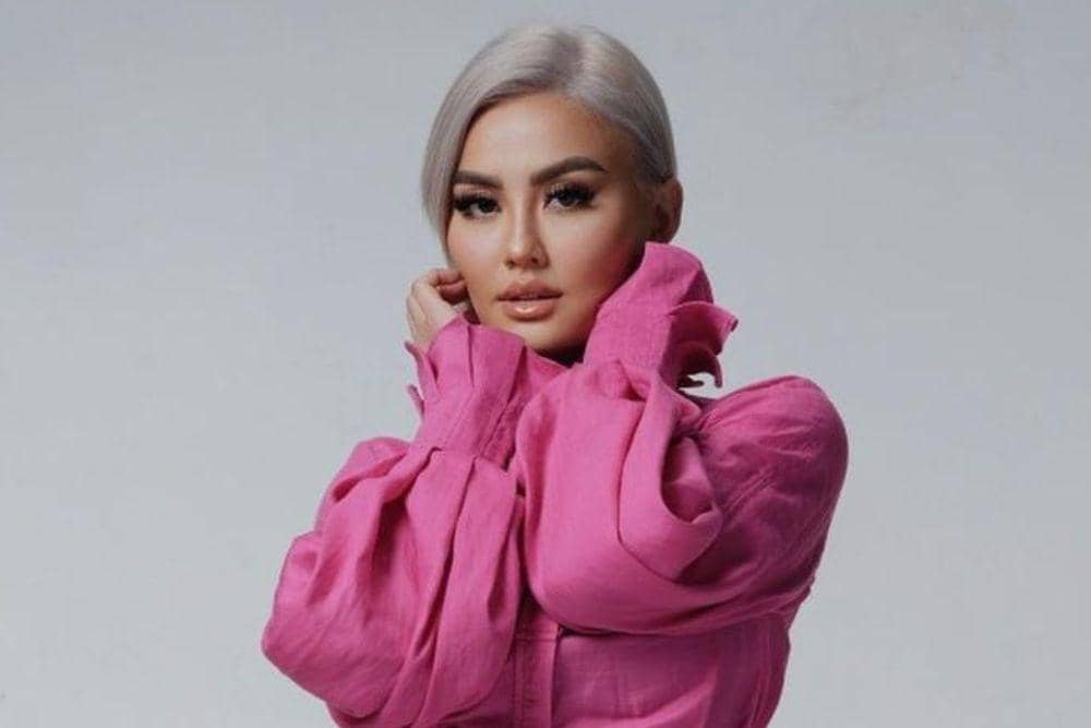 instagram.com/agnezmo