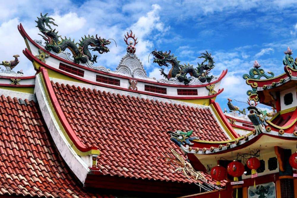 10 Kelenteng Paling Banyak Dikunjungi di Indonesia Saat Imlek