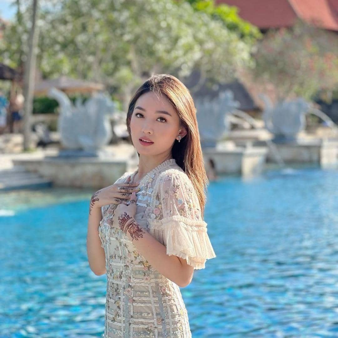 instagram.com/natashawilona12