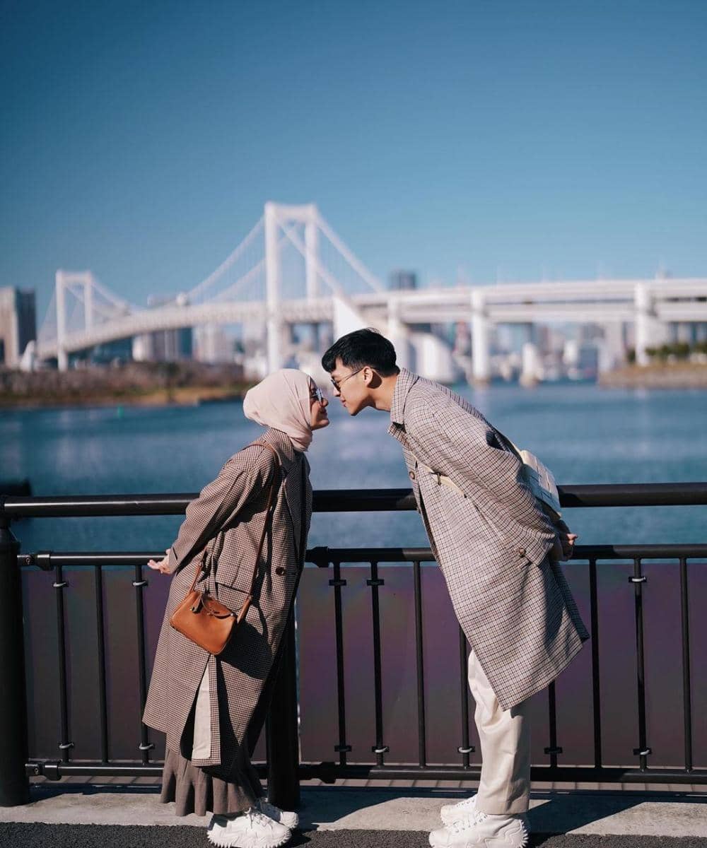 instagram.com/rey_mbayang