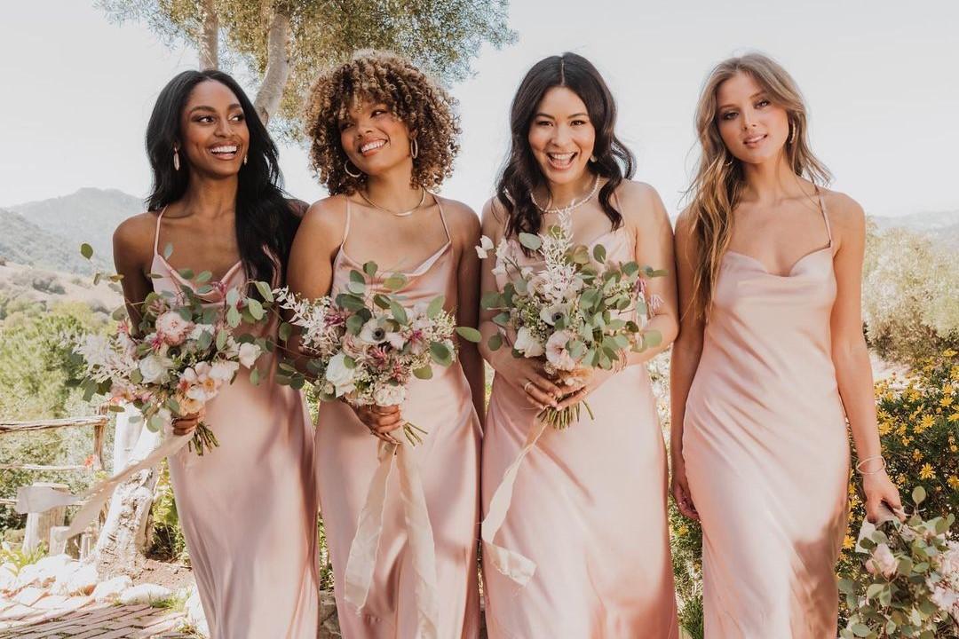 Tips Berpakaian untuk Bridesmaid di Acara Pernikahan