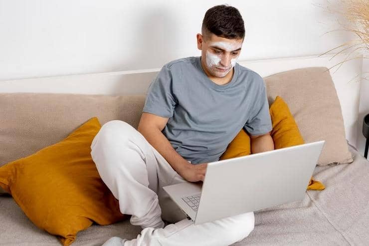 Freepik/Creativebird