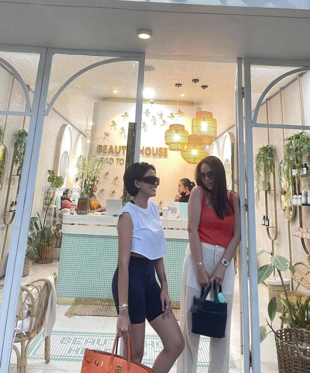 instagram.com/fitri_salhuteru