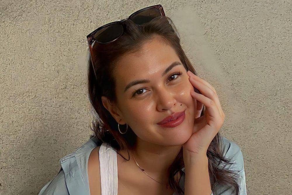 instagram.com/rebeccatamara