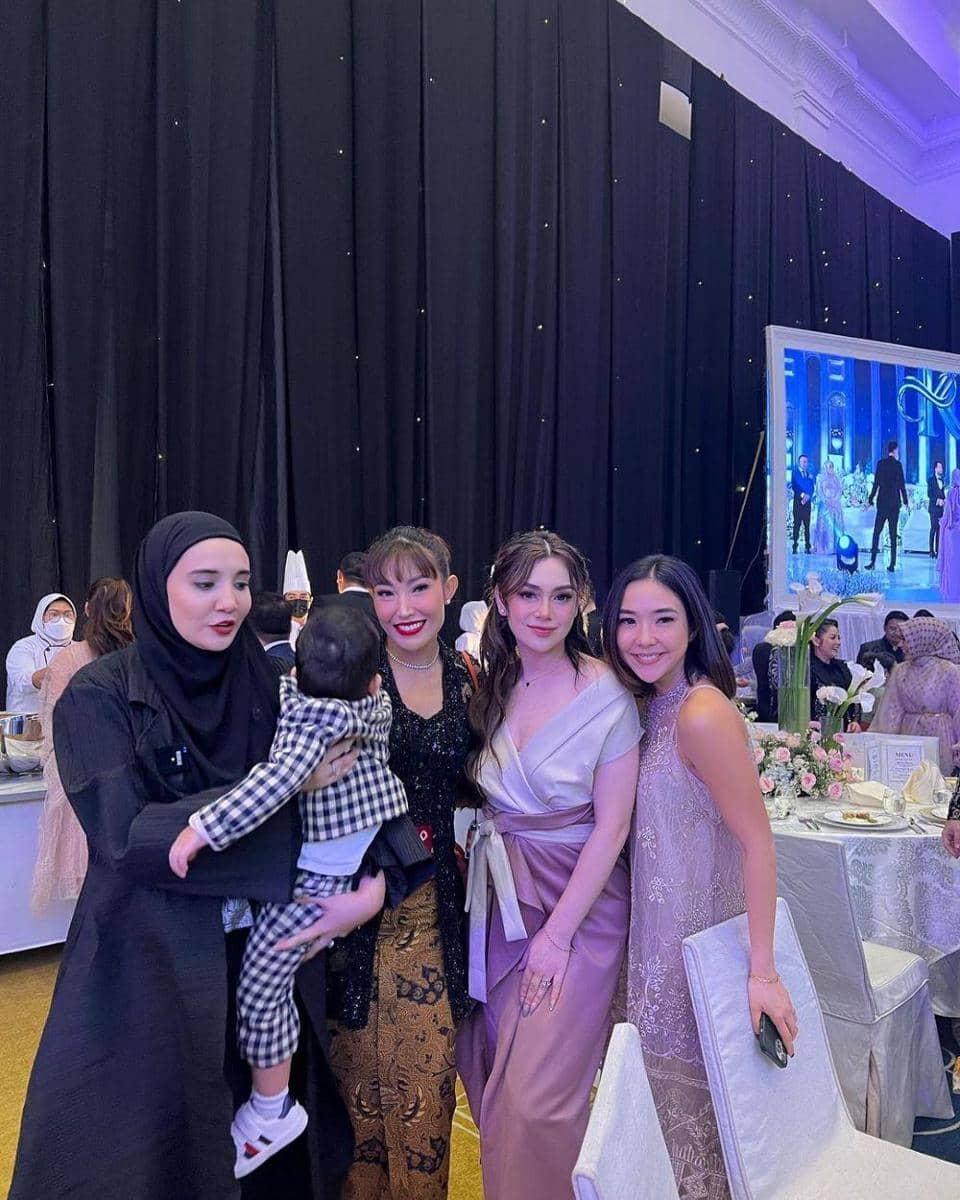 instagram.com/celine_evangelista