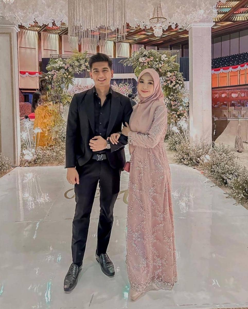 instagram.com/riaricis1795