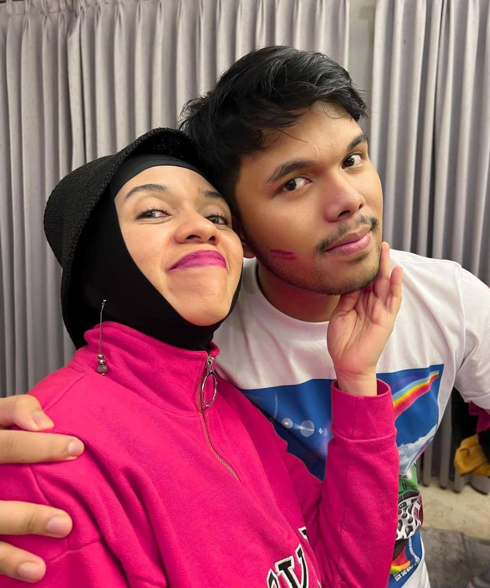 instagram.com/genifaruk