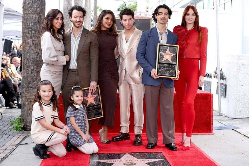 instagram.com/jonasbrothers