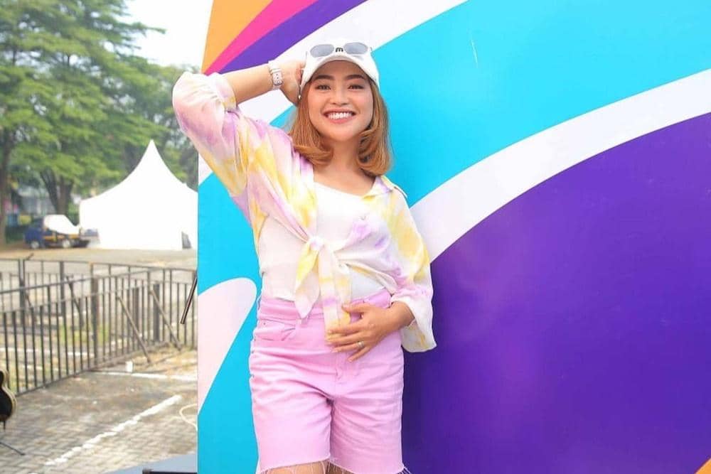 Instagram.com/nina_mpokalpa