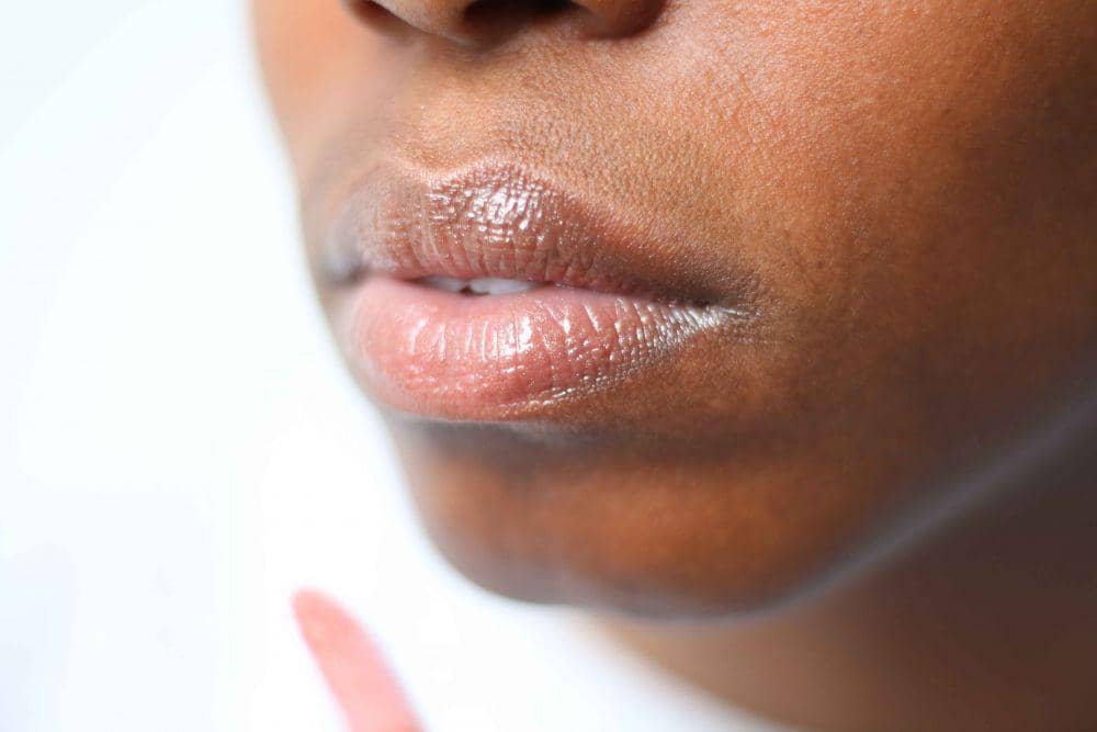 ilustrasi bibir lembab(unsplash.com/@melsvision)
