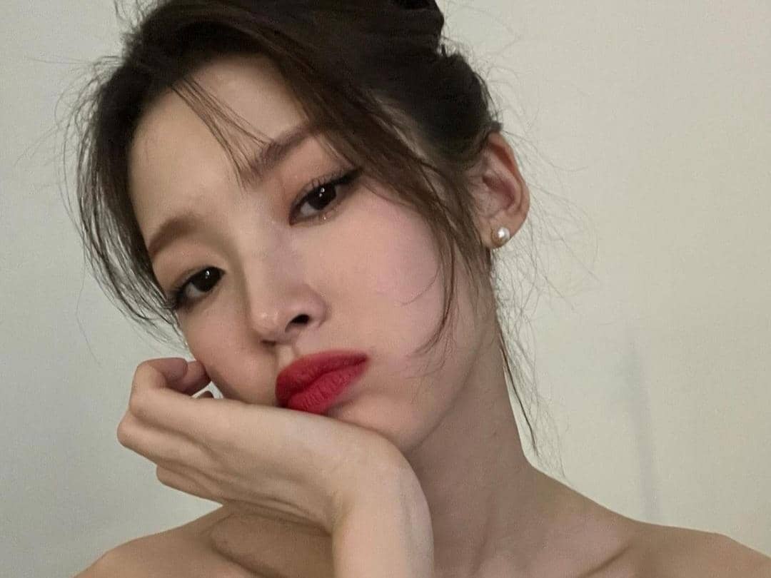 Instagram.com/ ye._.vely618